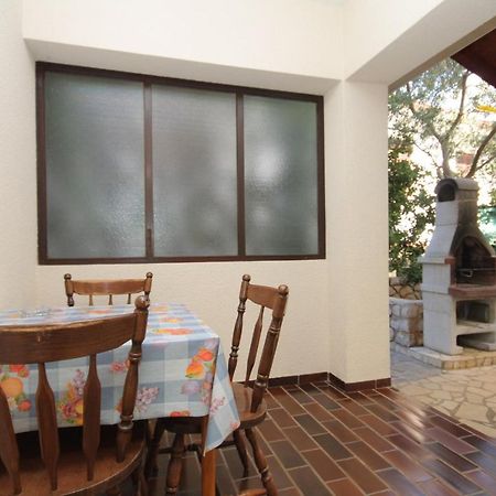 Apartments With A Parking Space Mali Losinj Exterior photo