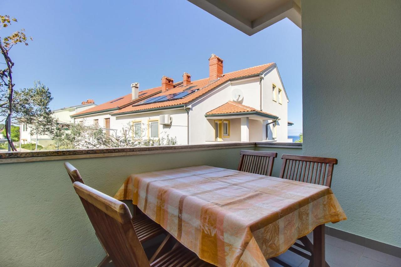 Apartments With A Parking Space Mali Losinj Exterior photo