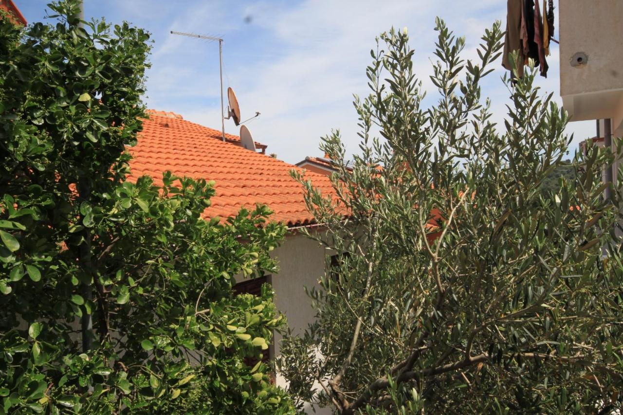 Apartments With A Parking Space Mali Losinj Exterior photo